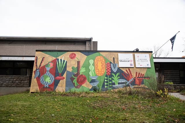 Untitled (gardening tools and flowers on green background), photo from the city's open data