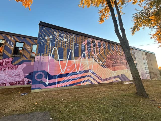 Untitled (abstract wavy lines and geometric patterns), photo from the city's open data