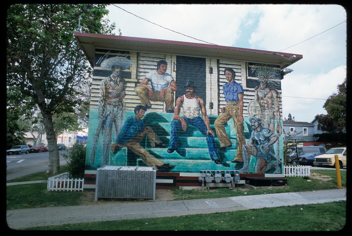 Ghosts of the Barrio, photographed by Robin Dunitz