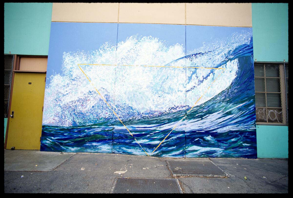 24th Street Wave, photographed by Robin Dunitz